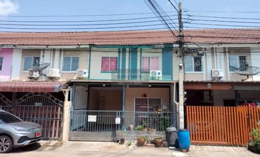 For sale 3 bedrooms townhouse in Mueang Samut Prakan, Samut Prakan