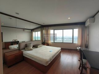 For sale 3 bedrooms condo in Bang Phlat, Bangkok