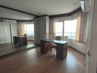 For sale 3 bedrooms condo in Bang Phlat, Bangkok