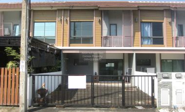 À vendre 3 chambres maison de ville à Bang Sao Thong, Samut Prakan