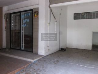Casa adosada en venta de 3 habitaciones en Bang Khae, Bangkok