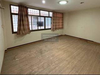 For sale 2 bedrooms townhouse in Chatuchak, Bangkok
