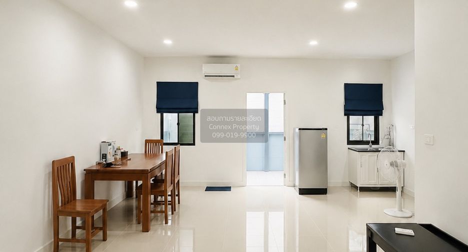 À vendre 3 chambres maison de ville à Sam Phran, Nakhon Pathom
