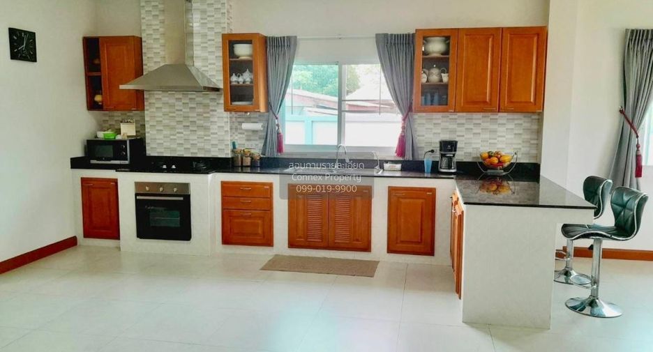 Haus zum Kauf mit 5 Zimmer in Mueang Nakhon Pathom, Nakhon Pathom