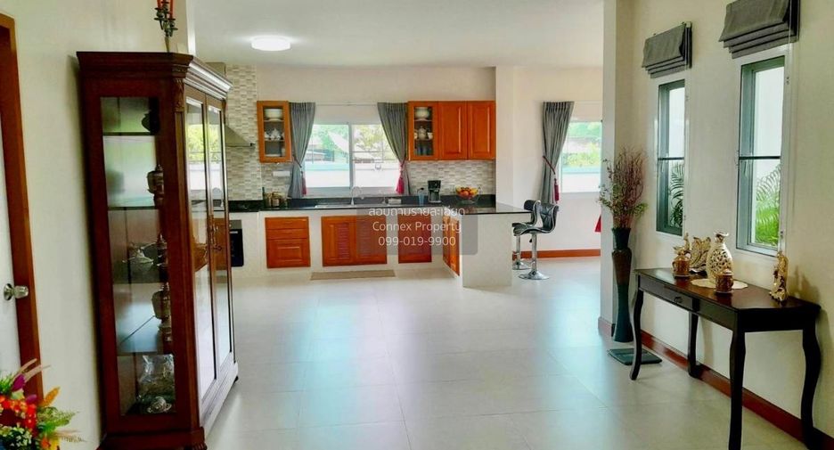 Haus zum Kauf mit 5 Zimmer in Mueang Nakhon Pathom, Nakhon Pathom