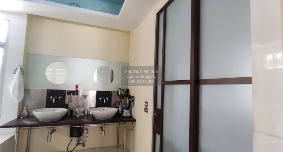 For sale 3 bedrooms house in Lat Krabang, Bangkok