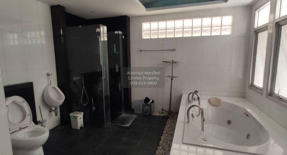 For sale 3 bedrooms house in Lat Krabang, Bangkok
