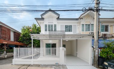 À vendre 3 chambres maison de ville à Bang Kruai, Nonthaburi