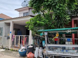 À vendre 3 chambres maison de ville à Khlong Luang, Pathum Thani