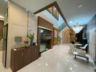 出售 5 卧室 独立屋 在 Bang Phli, Samut Prakan
