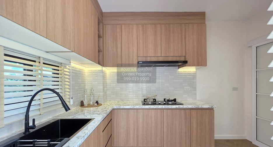 For sale 4 bedrooms house in Lam Luk Ka, Pathum Thani