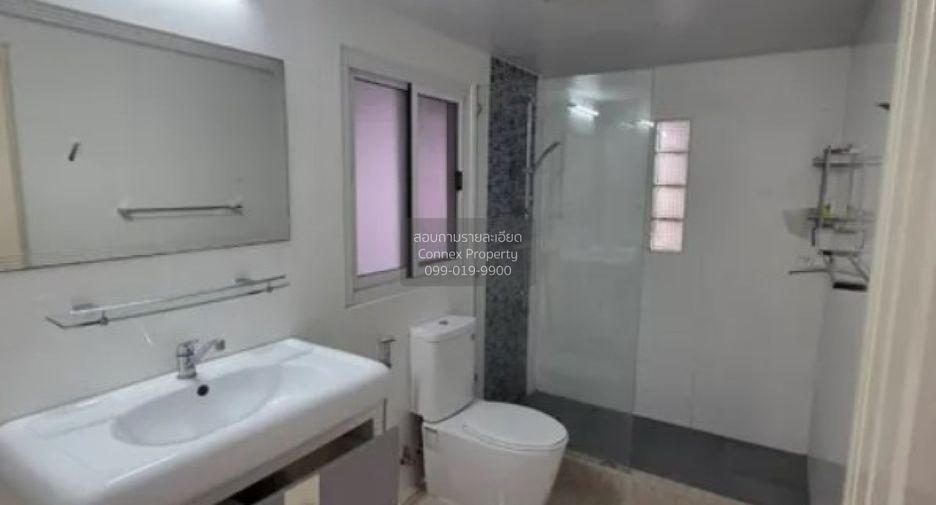 À vendre 2 chambres condo à Bang Na, Bangkok
