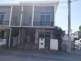 出售 3 卧室 联排别墅 在 Bang Sao Thong, Samut Prakan