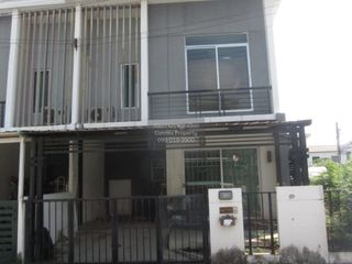 出售 3 卧室 联排别墅 在 Bang Sao Thong, Samut Prakan