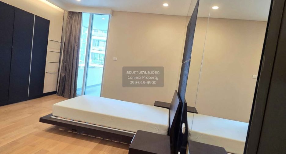 For rent 3 bedrooms condo in Pathum Wan, Bangkok