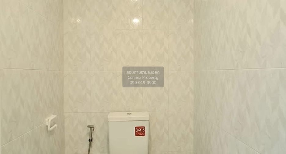 For rent 2 bedrooms townhouse in Phra Khanong, Bangkok