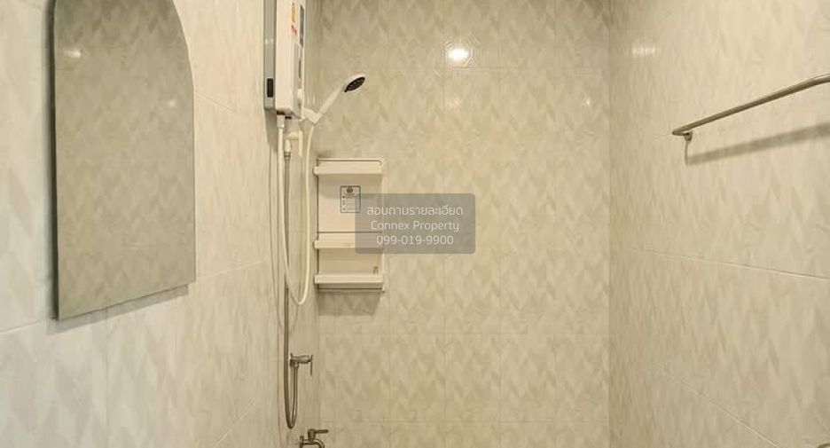 For rent 2 bedrooms townhouse in Phra Khanong, Bangkok