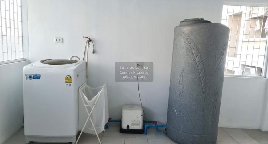 For rent 2 bedrooms townhouse in Phra Khanong, Bangkok