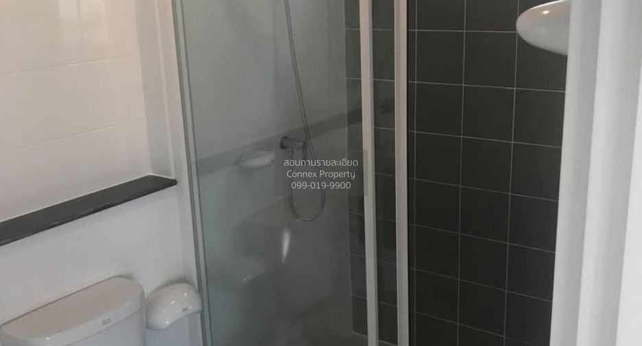 For rent 3 bedrooms townhouse in Bang Na, Bangkok