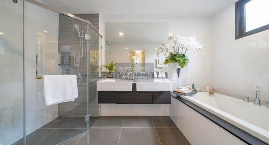 For rent 4 bedrooms house in Wang Thonglang, Bangkok