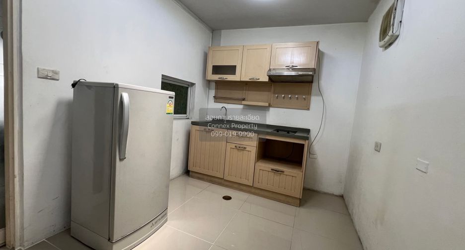 For rent 3 bedrooms townhouse in Bang Phli, Samut Prakan