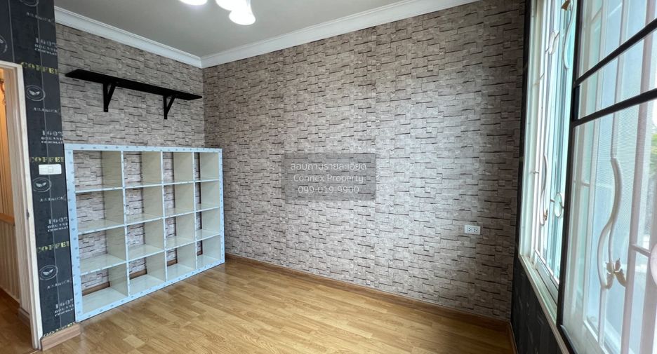 For rent 3 bedrooms townhouse in Bang Phli, Samut Prakan