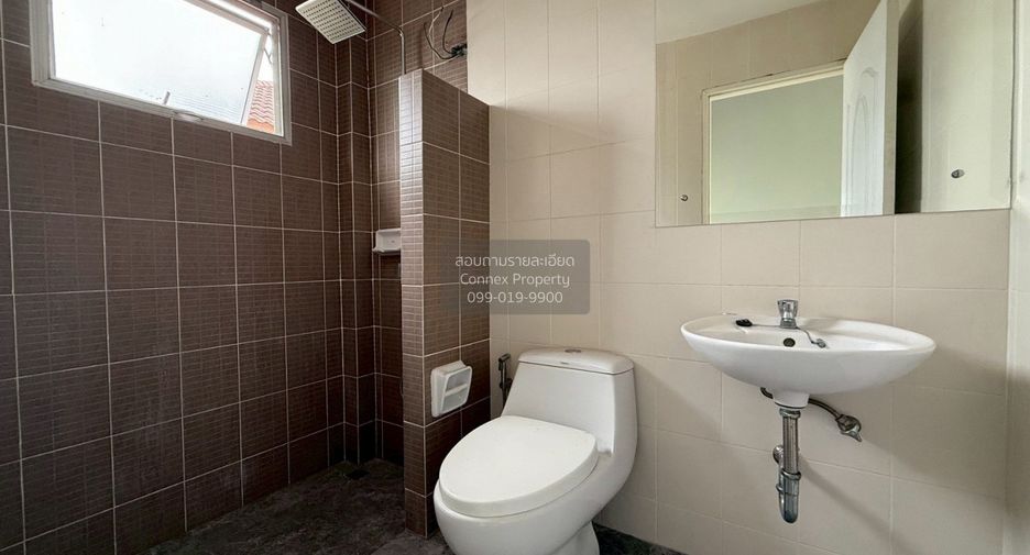 Haus zur Miete mit 4 Zimmer in Mueang Nonthaburi, Nonthaburi