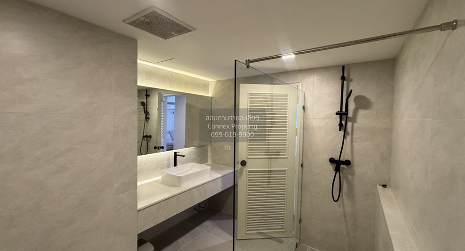 For rent 3 bedrooms condo in Chatuchak, Bangkok