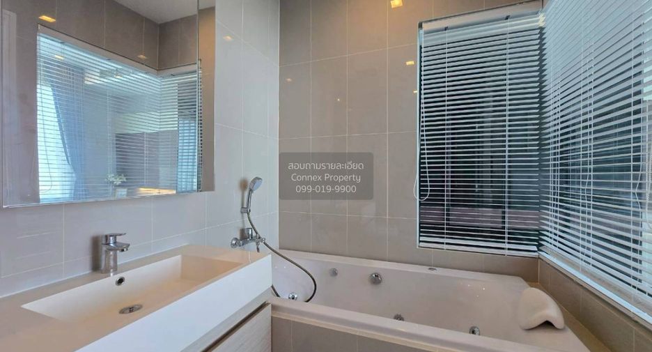 For rent 2 bedrooms condo in Watthana, Bangkok