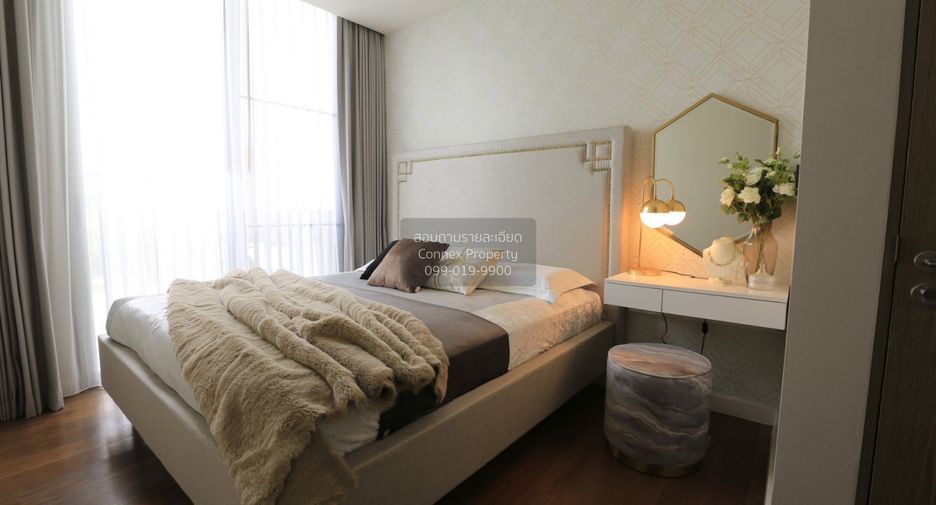 For rent 4 bedrooms townhouse in Watthana, Bangkok