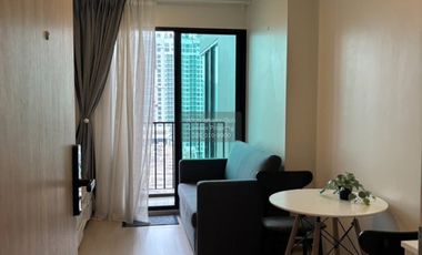 Condo en alquiler de 1 habitaciones en Huai Khwang, Bangkok