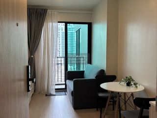 Wohnung zur Miete mit 1 Zimmer in Huai Khwang, Bangkok