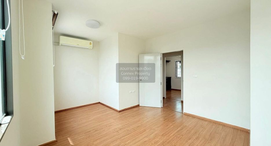 For rent 3 bedrooms townhouse in Saphan Sung, Bangkok