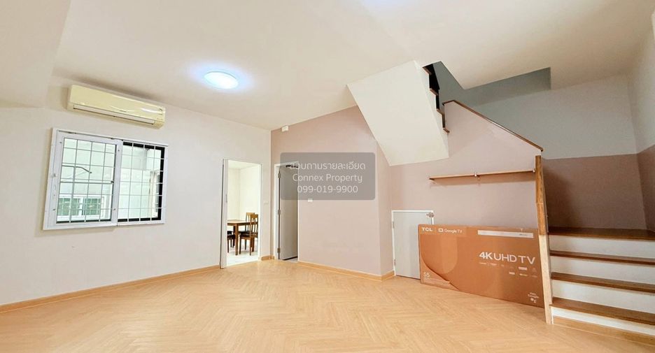 For rent 3 bedrooms townhouse in Saphan Sung, Bangkok