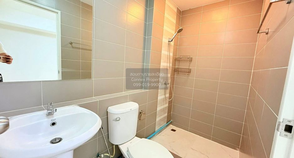 For rent 3 bedrooms townhouse in Saphan Sung, Bangkok