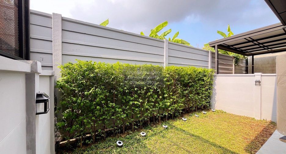 For rent 3 bedrooms townhouse in Bang Phli, Samut Prakan