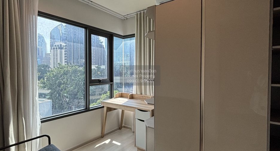 For rent 2 bedrooms condo in Pathum Wan, Bangkok
