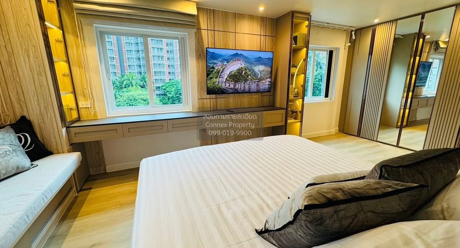 For rent 2 bedrooms condo in Yan Nawa, Bangkok