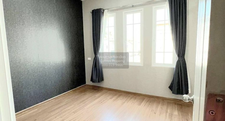 For rent 3 bedrooms townhouse in Chom Thong, Bangkok