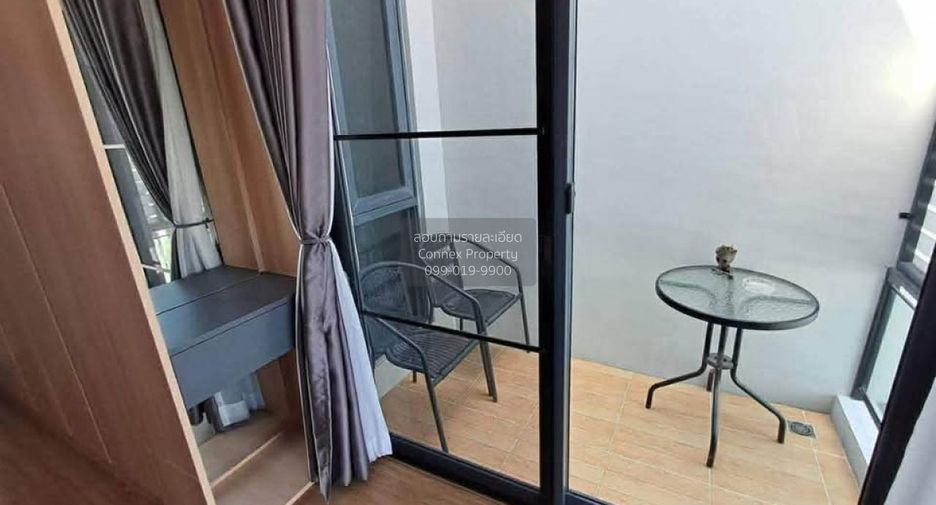 For rent 4 bedrooms townhouse in Bang Kapi, Bangkok