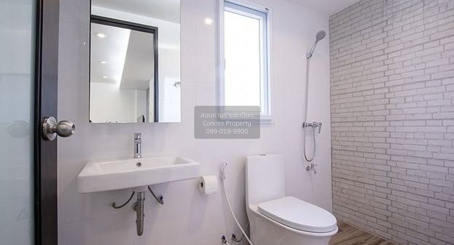 For rent 3 bedrooms apartment in Bang Na, Bangkok