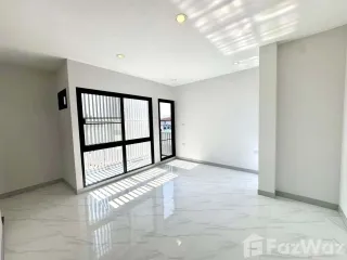 出租 6 卧室 独立屋 在 Wang Thong Lang, 曼谷