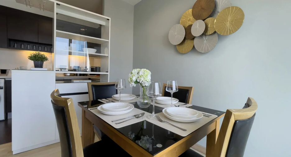 For rent 2 bedrooms condo in Watthana, Bangkok