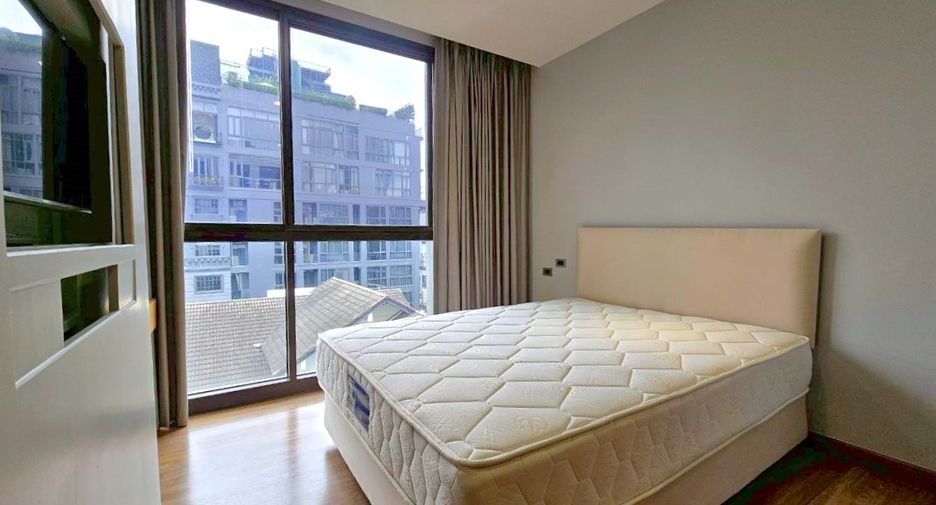 For rent 2 bedrooms condo in Watthana, Bangkok