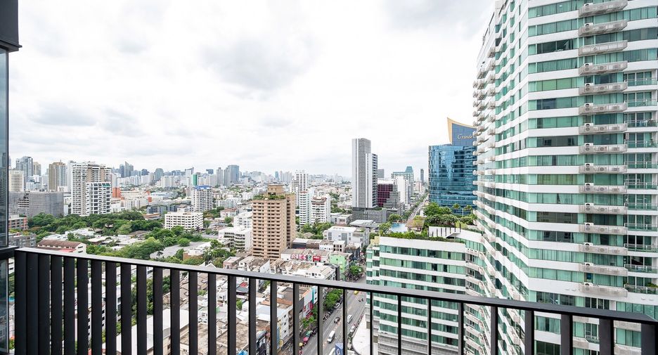 For rent 2 bedrooms condo in Watthana, Bangkok