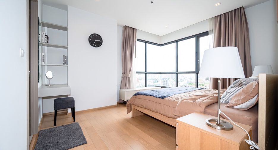 For rent 2 bedrooms condo in Watthana, Bangkok