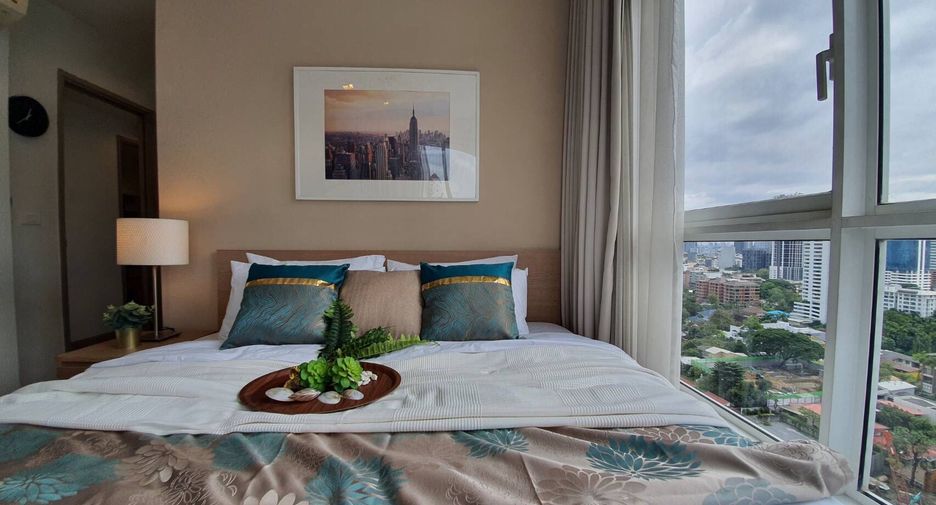 For rent 2 bedrooms condo in Watthana, Bangkok