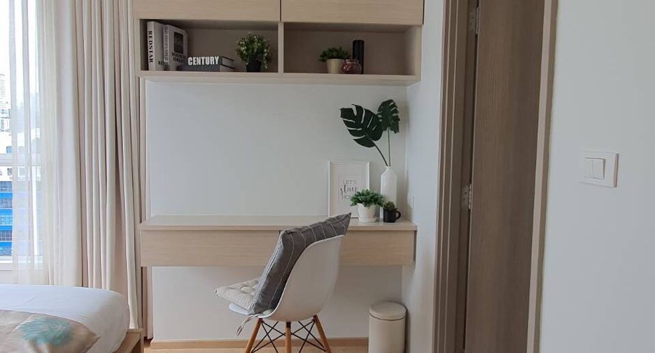 For rent 2 bedrooms condo in Watthana, Bangkok