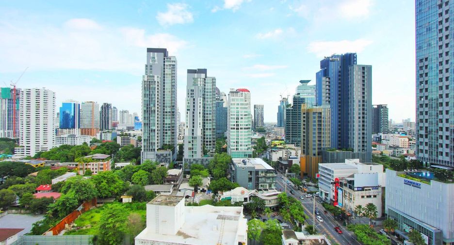 For rent 2 bedrooms condo in Watthana, Bangkok