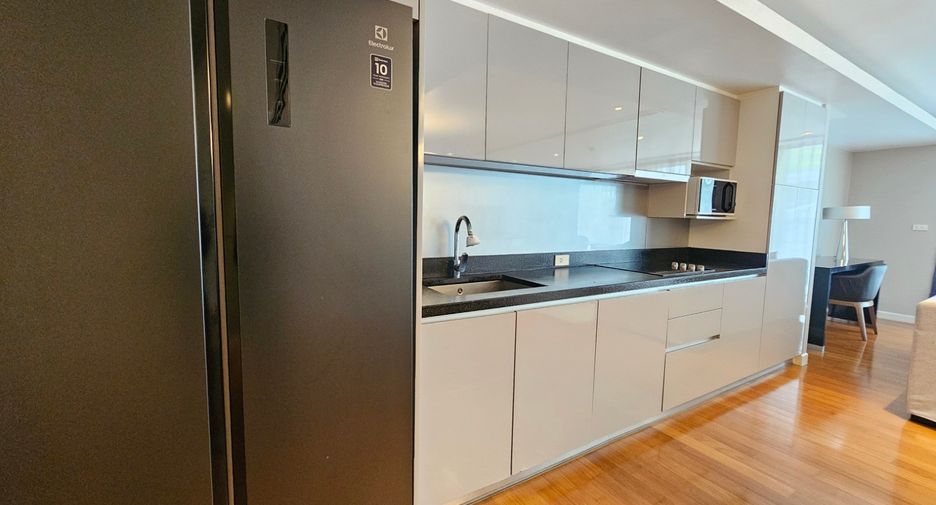For rent 3 bedrooms condo in Watthana, Bangkok